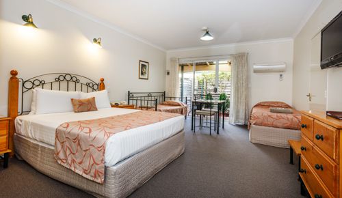 Deluxe Room With Kitchenette